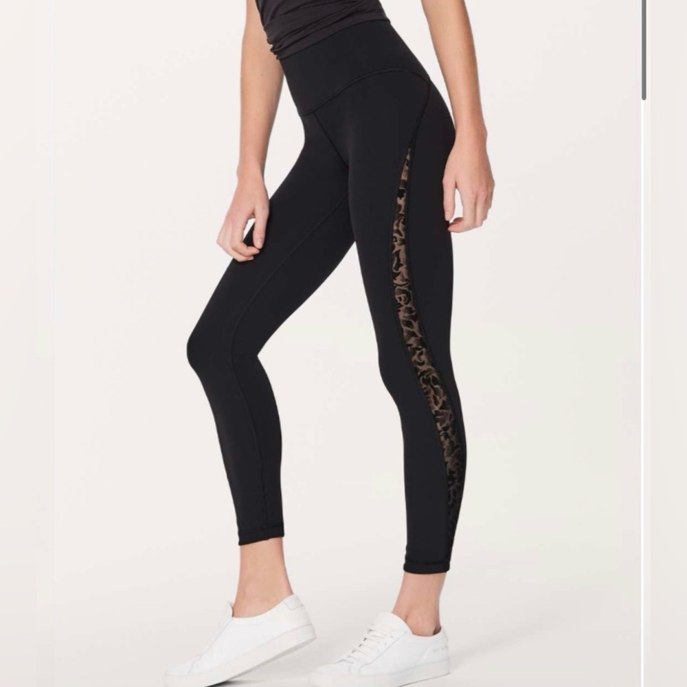 Lululemon Meant To Move 7/8 Tight (25")
Black / Flocked Floral Black Black Sz 8